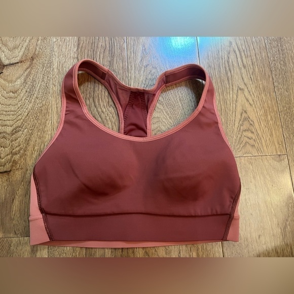 Athleta Hustle Bra in SuperSonic Size 32 B/C - Picture 3 of 7